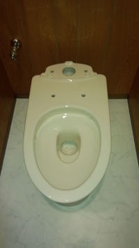 トイレ交換・CFクッションフロアー（床）張替え工事 TOTOのピュアレスト新品便器を取り付け